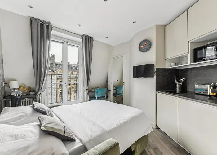 Mac Mahon - Champs Elysees By B'your